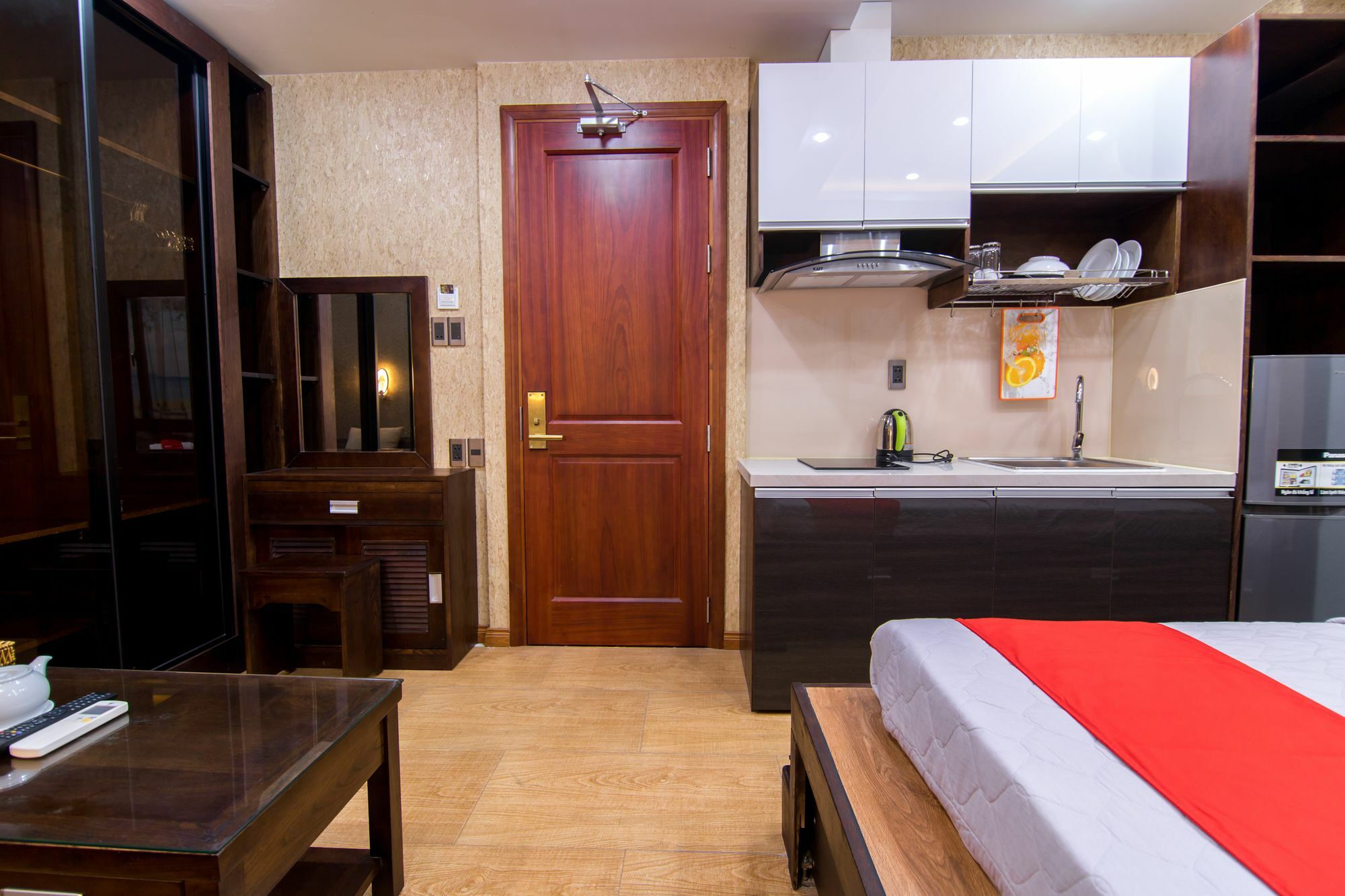 Reddoorz Plus @ Nguyen Trai Street Хошимин Экстерьер фото