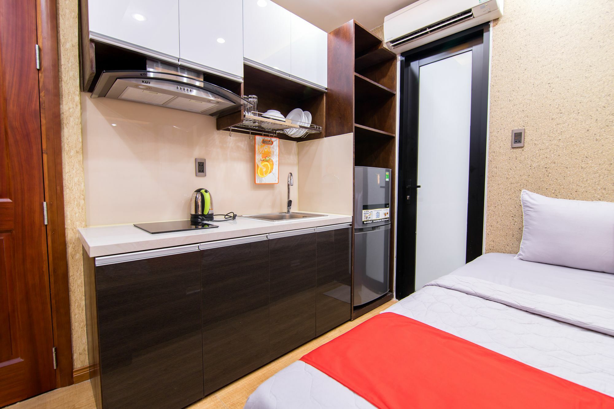 Reddoorz Plus @ Nguyen Trai Street Хошимин Экстерьер фото