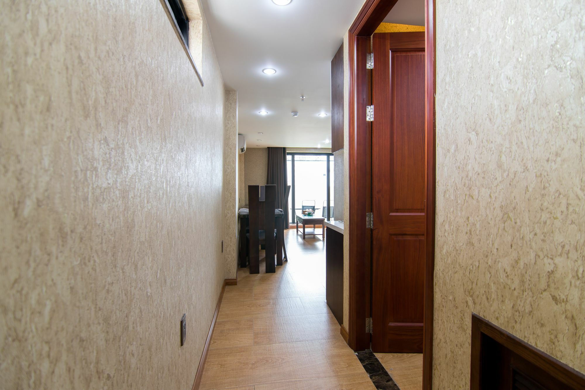Reddoorz Plus @ Nguyen Trai Street Хошимин Экстерьер фото